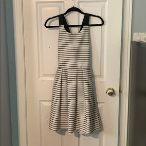 Dex dress 3/15$